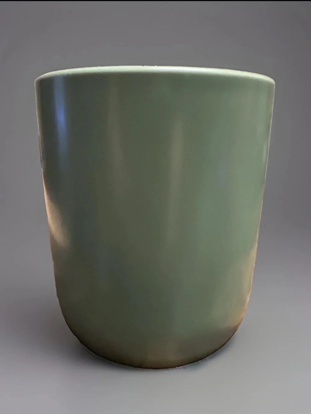 BELLEVUE LUXURY CANDLES HERB + MEADOW FEATURES LAVENDER